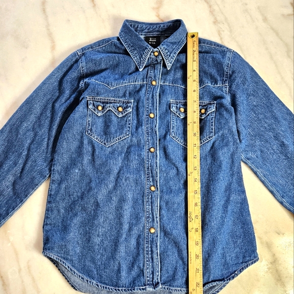 Classic Denim Button-Down by Quizz, Small Size 100% Cotton - Picture 2 of 9